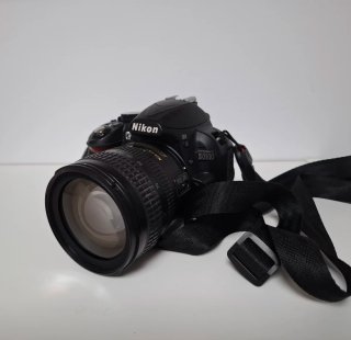 Cámara Nikon D3100 + Accesorios con 4100 disparos.