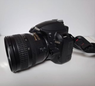 Cámara Nikon D3100 + Accesorios con 4100 disparos.