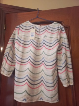 Camisa blanca multicolor con zig-zag