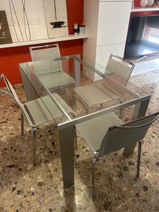 Mesa comedor cristal y 4 sillas
