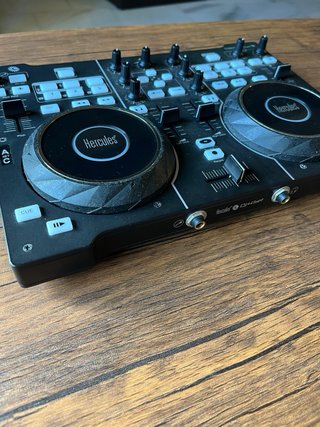 Mesa de mezclas Hercules DJ 4 Set