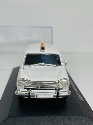 Seat 1500 Ambulancia Cruz Roja 1/43