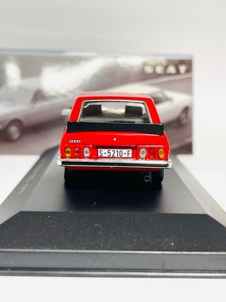 Seat 1500 Ambulancia Cruz Roja 1/43 + seat 128