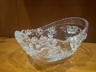 Centro de mesa cristal flores relieve