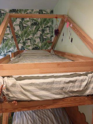 Cama litera de madera
