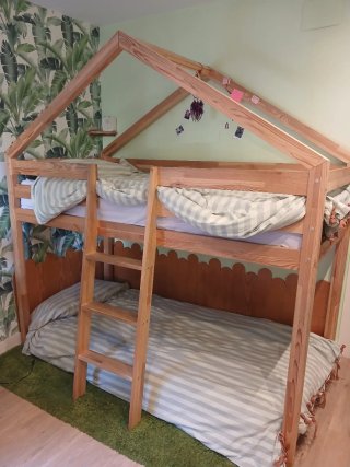 Cama litera de madera