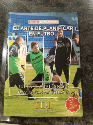 LOTE DE 21 LIBROS ESPECIALIZADOS EN FÚTBOL