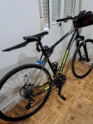 Bici híbrida GT Transeo