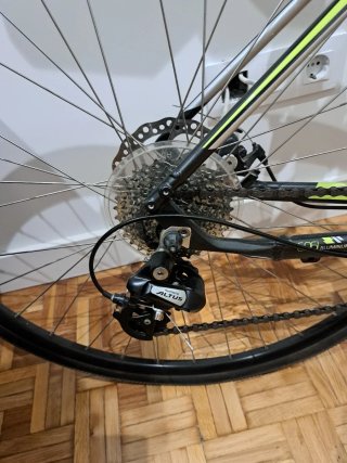 Bici híbrida GT Transeo