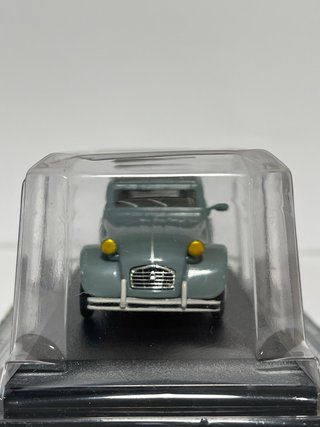 Lote 2 coches escala 1/43