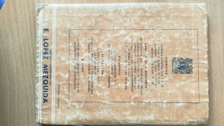 Libro antiguo de Mineralogía