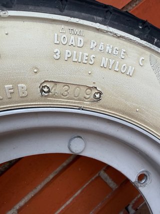 Ruedas Continental Blancas Vespa con Llanta