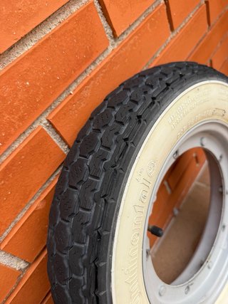 Ruedas Continental Blancas Vespa con Llanta
