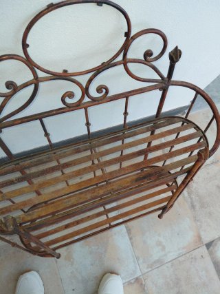 Estantería de forja de pared