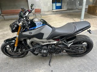 Yamaha MT-09 2014 Negra y Dorada