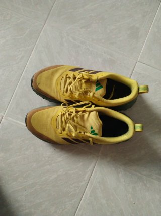 Deportivas Adidas Amarillas y Verdes