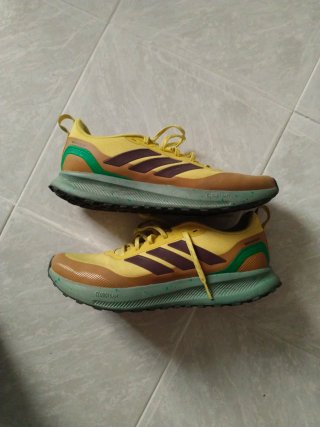 Deportivas Adidas Amarillas y Verdes