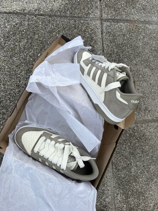 Adidas Court