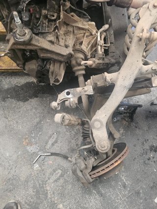 Despiece tren delantero (mangueta/puente)