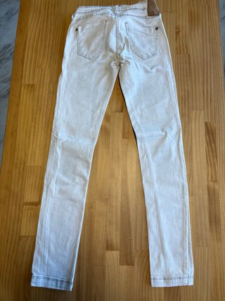 Pantalones vaqueros blancos