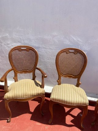 Sillas antiguas de madera y ratán
