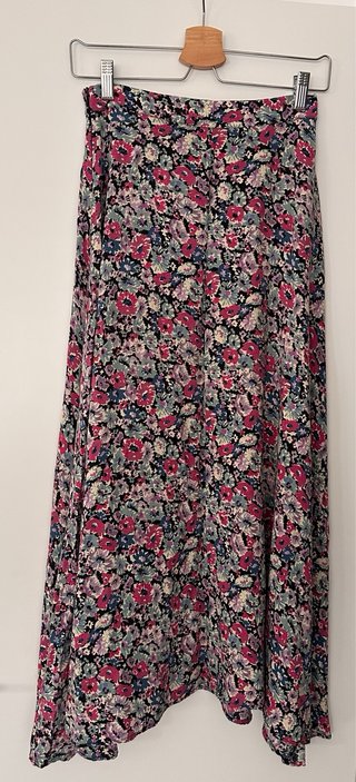Falda larga floral midi de Pull&Bear talla S