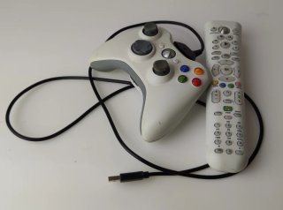 Xbox 360 Blanca de Microsoft 60 GB con accesorios