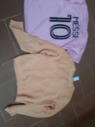 Camiseta rosa y rebeca naranja T-S/M