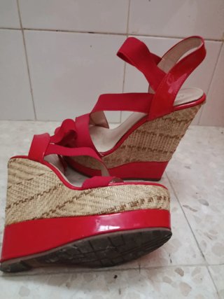 Sandalias Rojas de Cuña