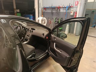 PEUGEOT 308 Sportium 1.6 HDi 92 CV – Techo panorám