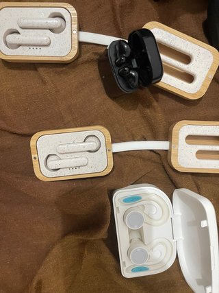 Auriculares inalámbricos y cargador