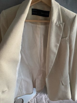 Blazer Zara Basic Beige Brillante Talla XS