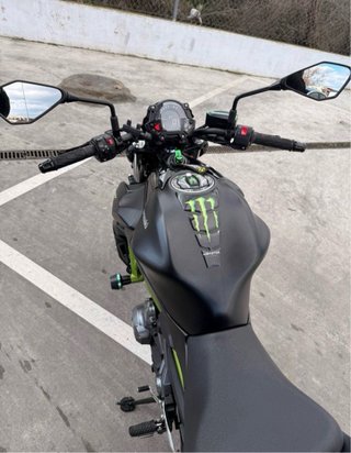 Moto Kawasaki Z650 12.000kms como NUEVA