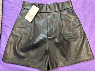 Shorts de cuero Zara