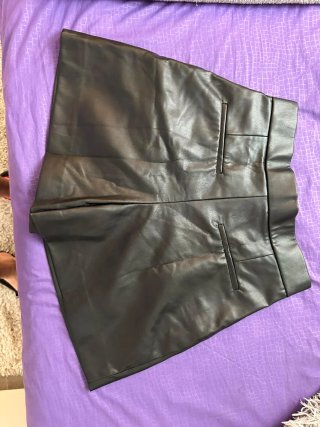 Shorts de cuero Zara