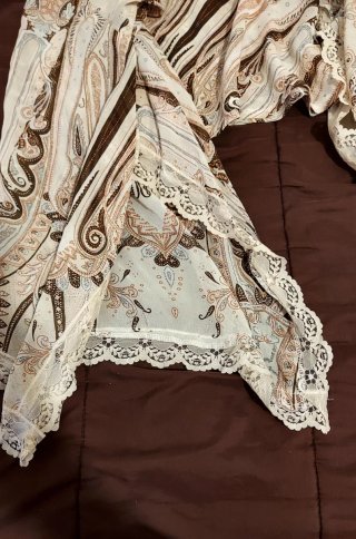 Camisa estampada paisley beige y marrón