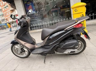 Moto Piaggio Medley 125 Negra