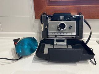 Cámara Polaroid 240 Land Camera