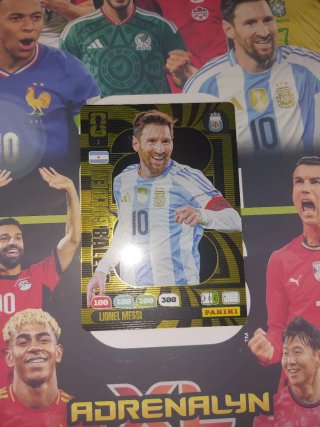 Carta Balón de Oro Messi Panini Adrenalyn