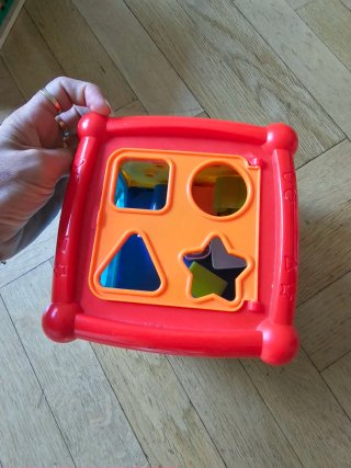 Cubo sensorial para bebés