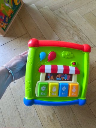Cubo sensorial para bebés