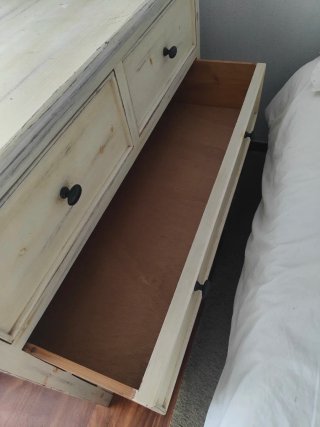 Cómoda Becara de madera color beige