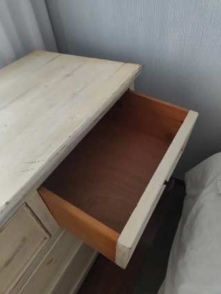 Cómoda Becara de madera color beige