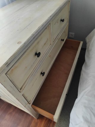 Cómoda Becara de madera color beige