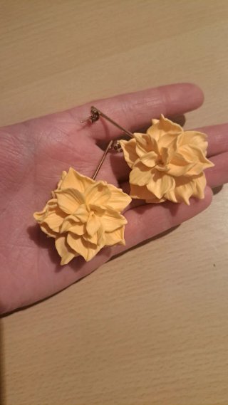 Pendientes flor dorados