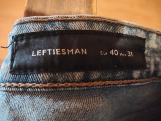 Pantalón skinny gris