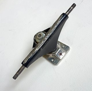 Ejes Skate Mini Logo 8.0