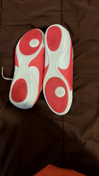 Zapatillas Puma Blancas y Rojas