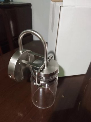 Lámpara de pared Lindby níquel y cristal
