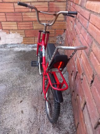 Bicicleta BH roja bicicross